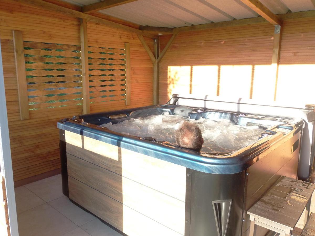 Roulotte Acces Privatif Spa Pauilhac Exterior foto